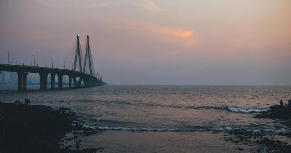 Worli Sea Face: Evening Walks With Stunning City Views